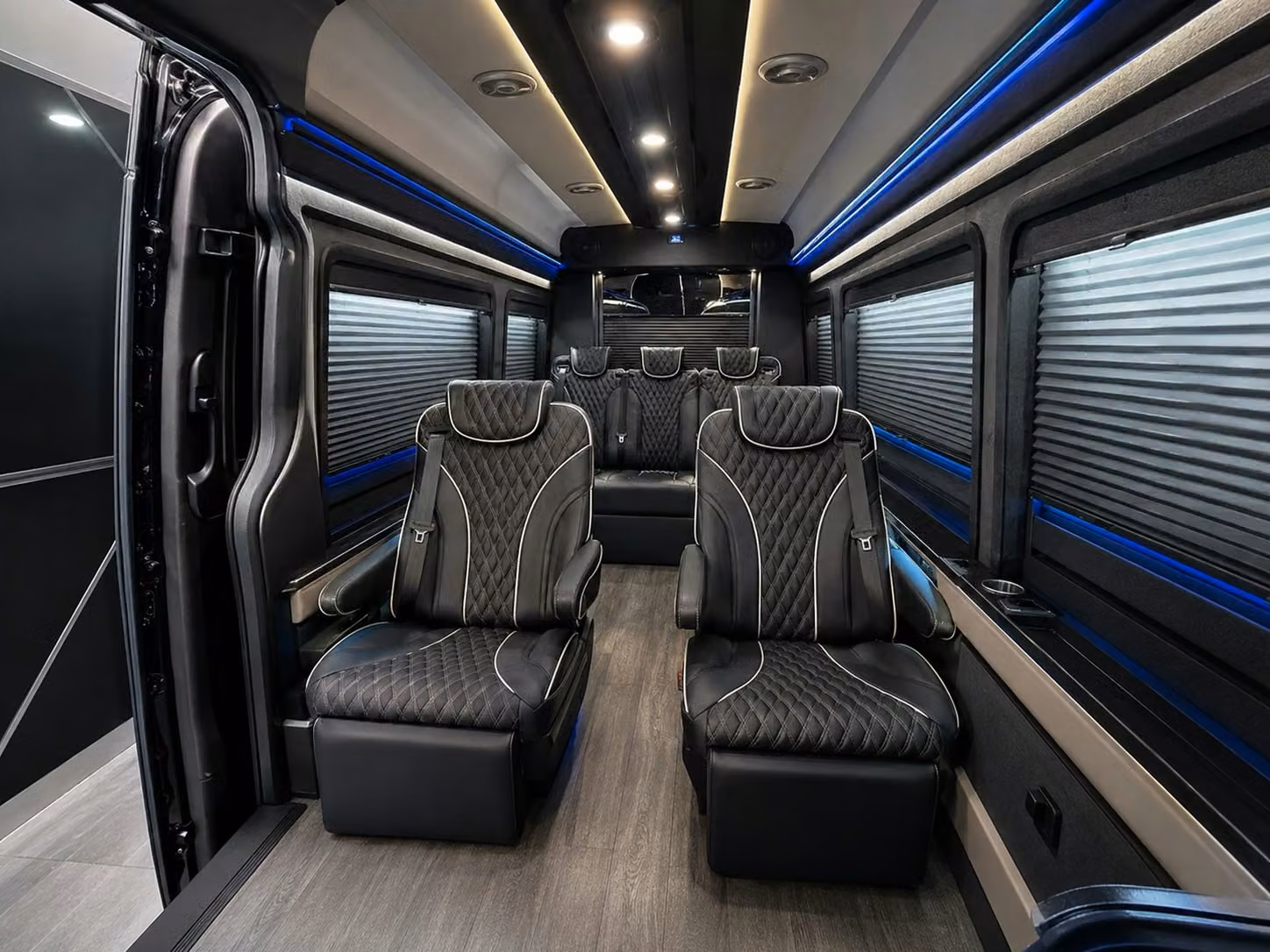 charterbuspasadena com makes rose bowl and tournament of roses airport shuttles easy