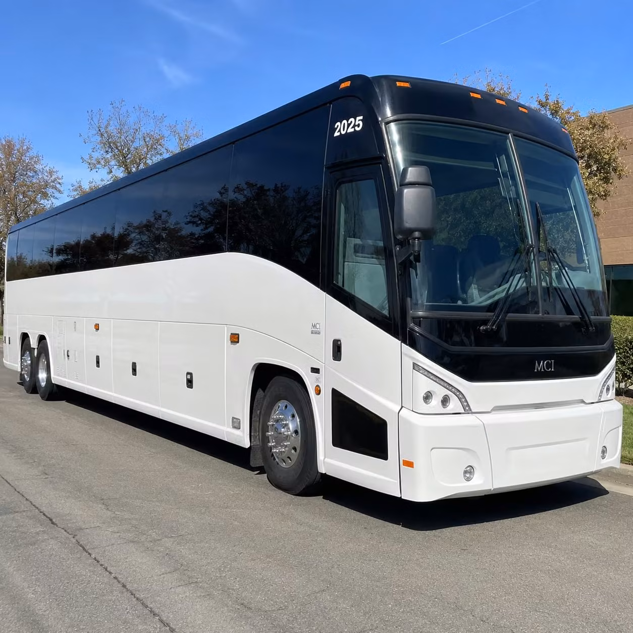 shuttle buses for pasadena convention center events and industry conferences